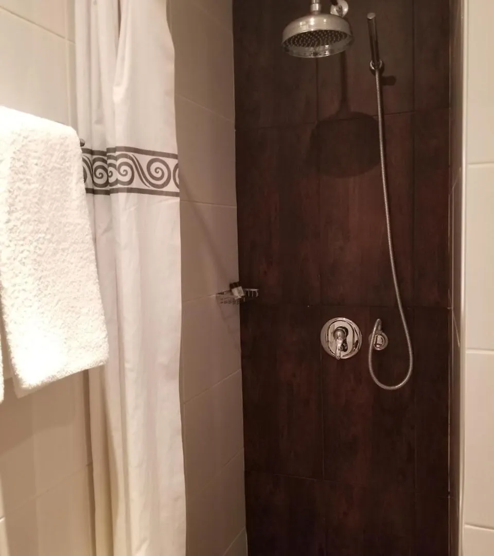 *** Hotel Vila Sigal Pogradec Albania